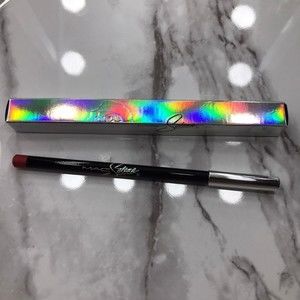 Mac X selena Lip Pencil Selenaville